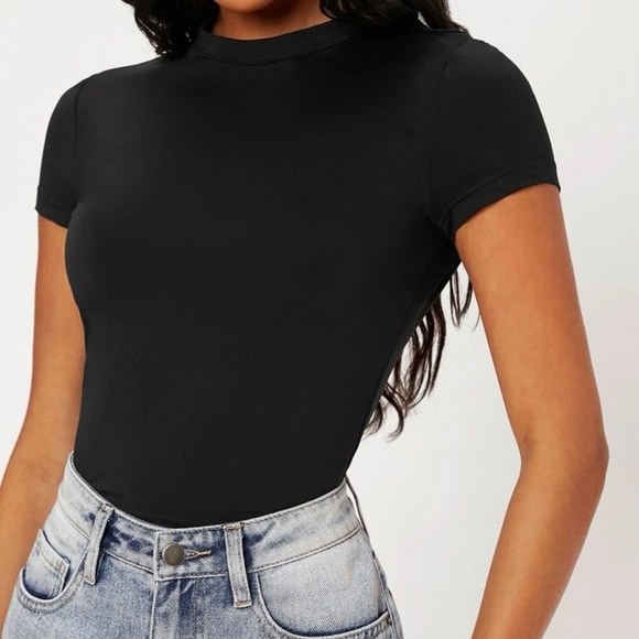 Women Solid Form Fitted Tee Top - Picture 5 of 5